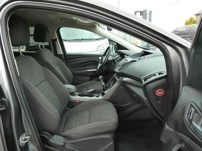 Ford Kuga 1.6 i benzine 150pk Titanium Trekhaak (77024)