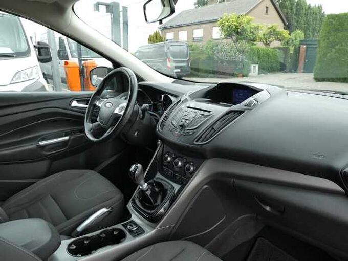 Ford Kuga 1.6 i benzine 150pk Titanium Trekhaak (77024)