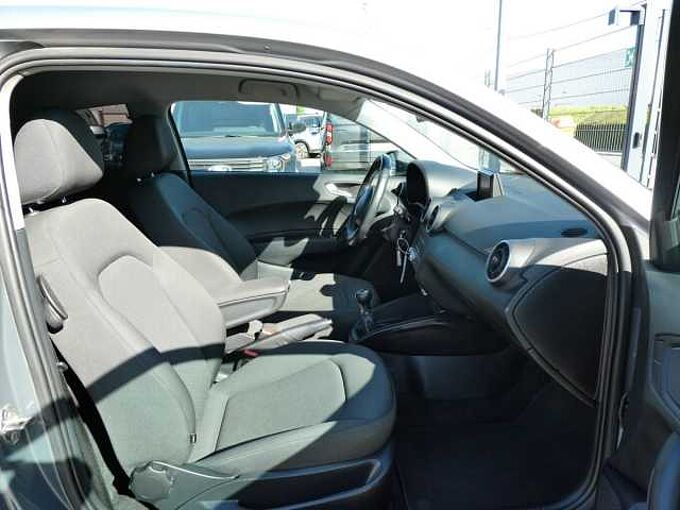 Audi A1 3d 1.0 i benzine 95pk Business Sport Luxe (15429)