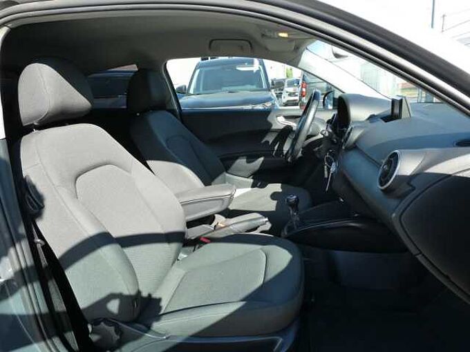 Audi A1 3d 1.0 i benzine 95pk Business Sport Luxe (15429)