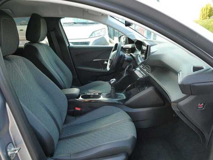 Peugeot 208 1.2 i benzine 100pk Allure Luxe '25 16000km (83695)
