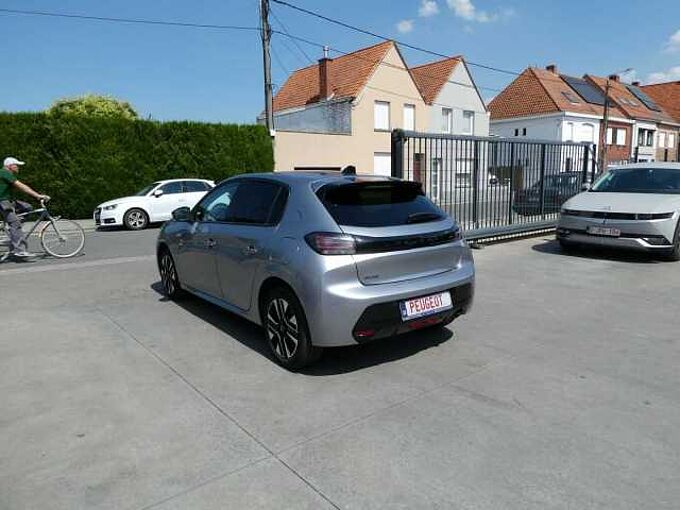 Peugeot 208 1.2 i benzine 100pk Allure Luxe '25 15000km (83709)