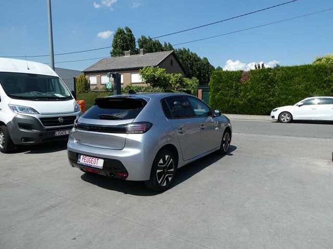 Peugeot 208 1.2 i benzine 100pk Allure Luxe '25 15000km (83709)