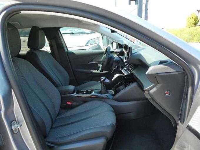 Peugeot 208 1.2 i benzine 100pk Allure Luxe '25 15000km (83709)