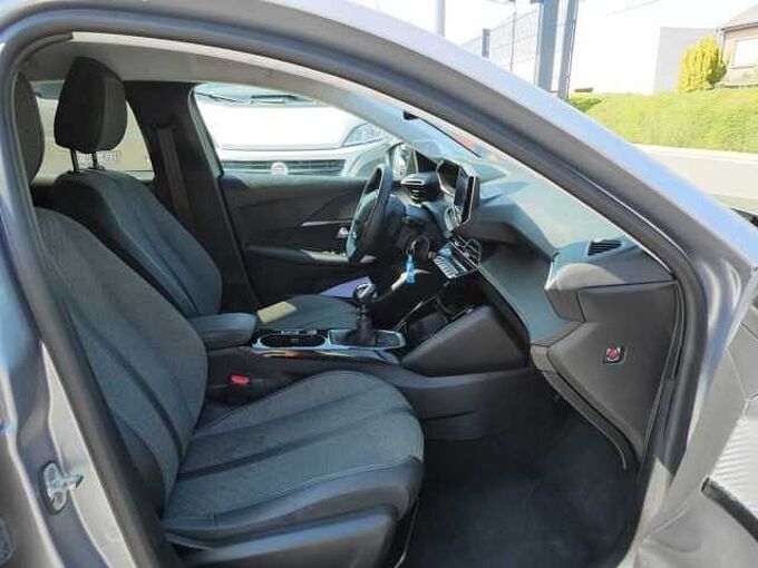 Peugeot 208 1.2 i benzine 100pk Allure Luxe '25 11000km (83694)