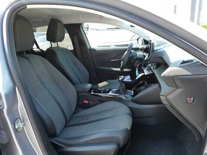 Peugeot 208 1.2 i benzine 100pk Allure Luxe '25 11000km (83694)