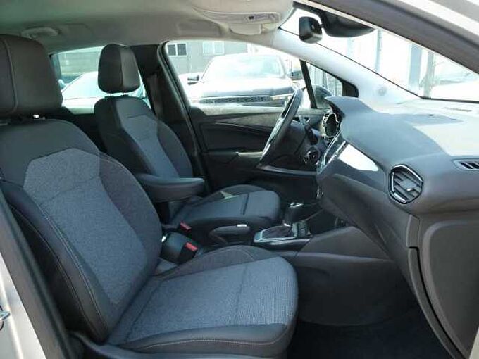 Opel Crossland 1.2 i benzine 130pk automaat Business Camera '24 18000km (73882)