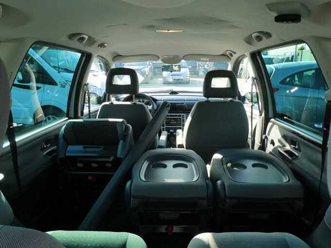 Ford Galaxy 2.0 i 115pk Business 7 plaatsen '05 187000km garantie (08640)