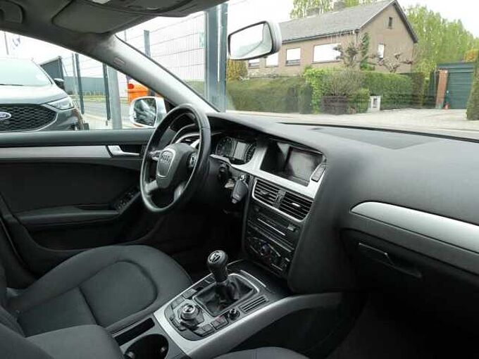 Audi A4 Avant 1.8 TFSi 120pk Business '10 191000km (12626)