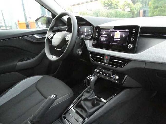 SKODA Kamiq 1.0 TSi 115pk Automaat Business Camera '26 STOCK (05925)