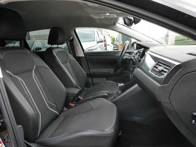 Volkswagen Taigo 1.0 TSi 110pk Automaat Business Luxe Camera '22 34000km (54003)