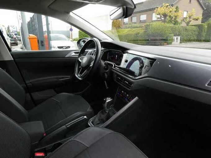 Volkswagen Taigo 1.0 TSi 110pk Automaat Business Luxe Camera '22 34000km (54003)