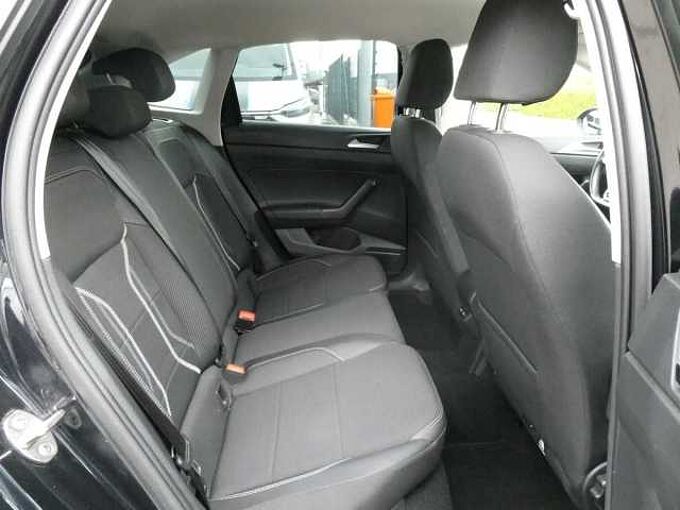 Volkswagen Taigo 1.0 TSi 110pk Automaat Business Luxe Camera '22 34000km (54003)