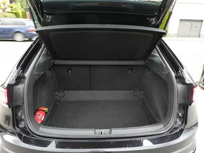 Volkswagen Taigo 1.0 TSi 110pk Automaat Business Luxe Camera '22 34000km (54003)