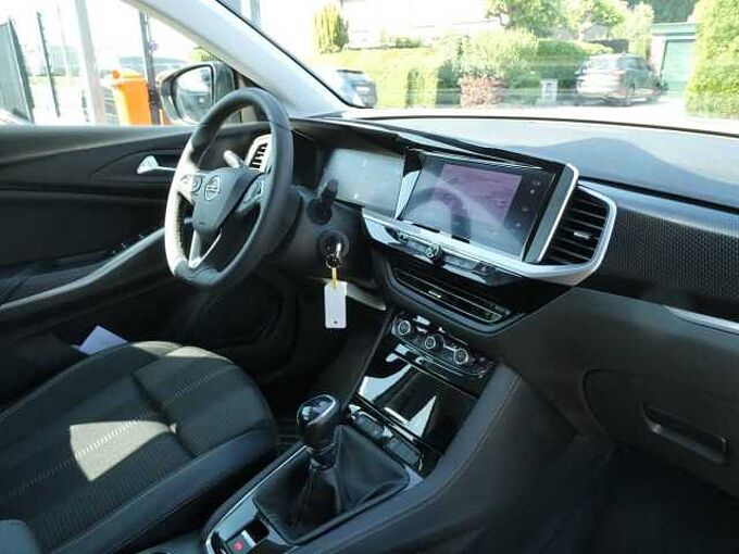 Opel Grandland 1.2 i benzine 130pk GS Line Camera '24 19000km (07999)
