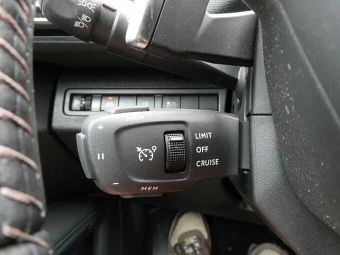 Peugeot 3008 1.6 i PHEV automaat 180pk Allure Pano Camera '24 10000km (15113)
