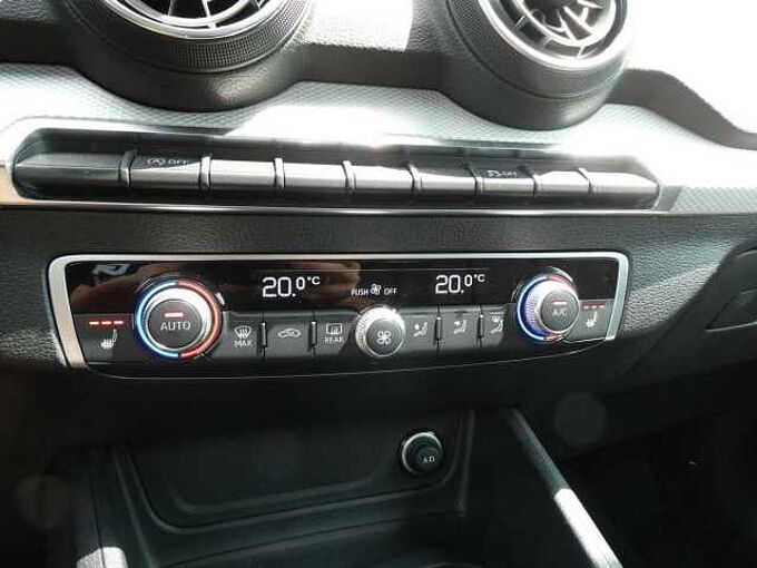 Audi Q2 1.5 TFSi 150pk Automaat Business Luxe Camera '24 24000km (75756)