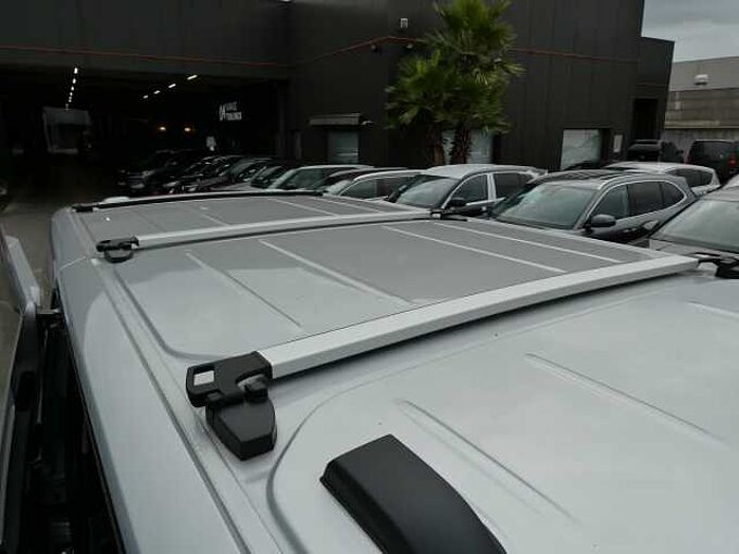 Ford Transit Custom L2 Minibus 9pl 2.5 PHEV 232pk Automaat Limited BLIS ACC 360° KLEP Trekhaak