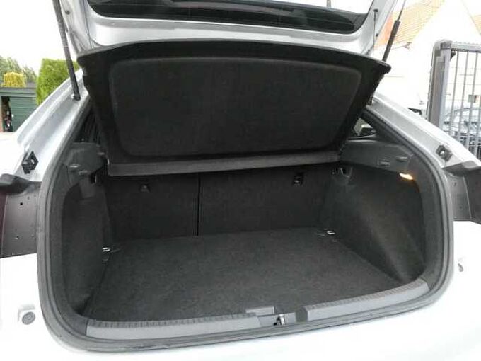 Volkswagen Taigo 1.0 TSi 115pk Automaat R-Line Luxe Camera '25 17000km (55029)