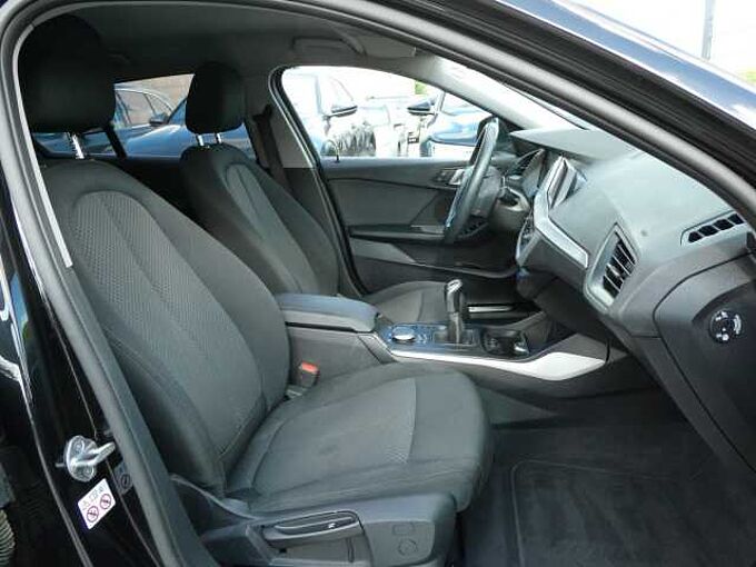 BMW 116i 5d 1.5 i benzine 110pk Business Luxe '23 79000km (61532)