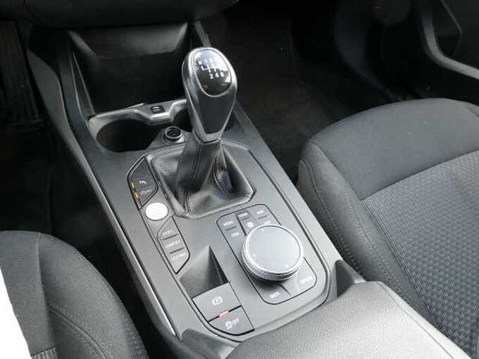 BMW 116i 5d 1.5 i benzine 110pk Business Luxe '23 79000km (61532)