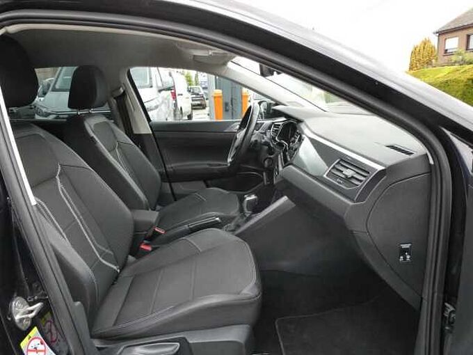 Volkswagen Taigo 1.0 TSi 110pk Automaat Business Luxe Camera '22 34000km (54003)