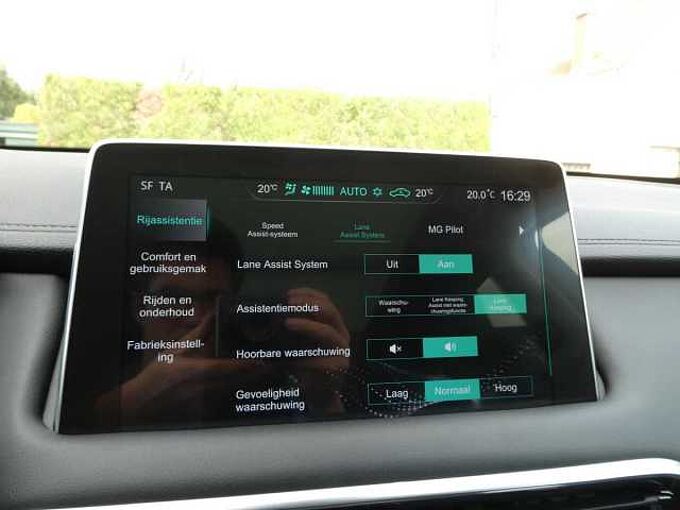 MG EHS 1.5 i PHEV 258pk Automaat Luxury Pano ACC BLIS Leder 360 Cam (33007)