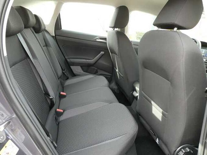 Volkswagen Taigo 1.0 TSi 115pk Automaat Business Luxe Stock (23826)