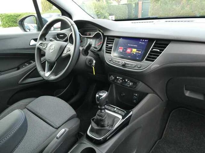 Opel Crossland 1.2 i benzine 110pk Business Luxe '24 35000km (01048)