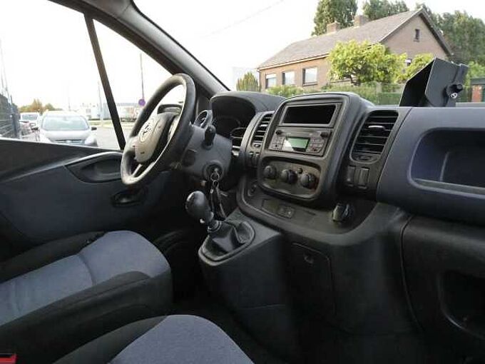 Opel Vivaro Lichte Vracht 6pl Dubbele Cabine 1.6D 95pk Trekhaak garantie (46082)