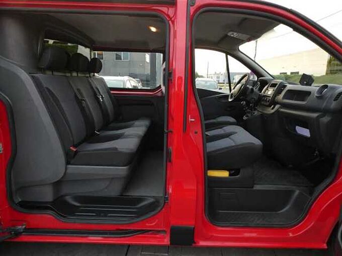 Opel Vivaro Lichte Vracht 6pl Dubbele Cabine 1.6D 95pk Trekhaak garantie (46082)