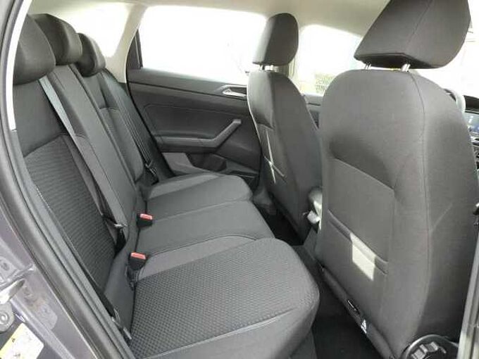 Volkswagen Taigo 1.0 TSi 115pk Automaat Business Luxe Stock (23826)