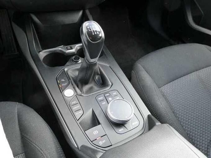 BMW 116i 1.5 i benzine 110pk Business Luxe '23 79000km (61532)