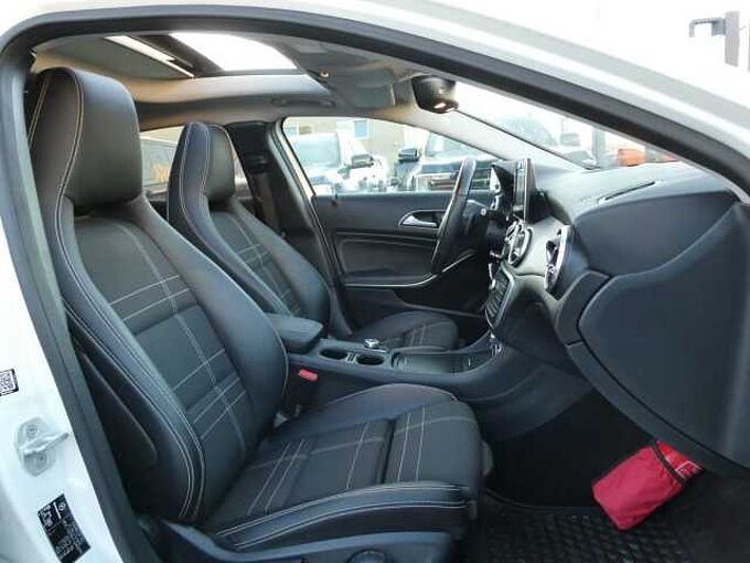 Mercedes-Benz GLA 200D 4MATIC 2.2D 136pk Automaat Business Luxe Pano BLIS Camera (46095)