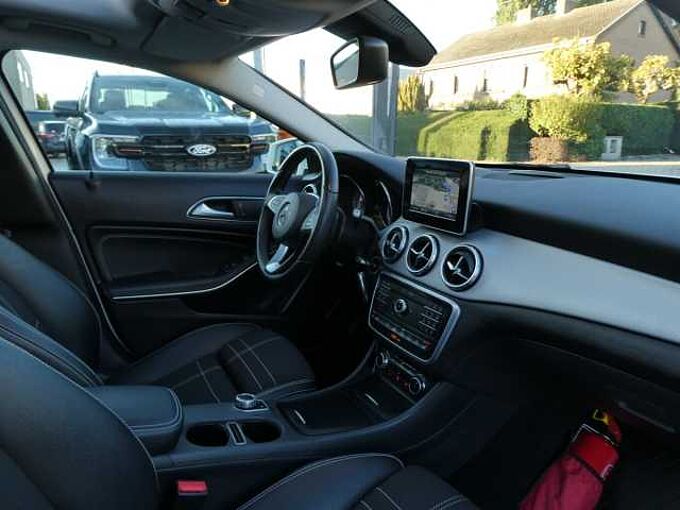 Mercedes-Benz GLA 200D 4MATIC 2.2D 136pk Automaat Business Luxe Pano BLIS Camera (46095)