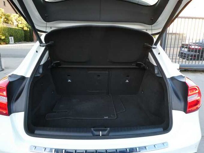Mercedes-Benz GLA 200D 4MATIC 2.2D 136pk Automaat Business Luxe Pano BLIS Camera (46095)