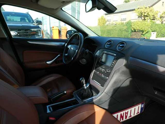 Ford Mondeo 5d 1.6 TDCi 115pk Titanium Luxe Leder Trekhaak (19591)