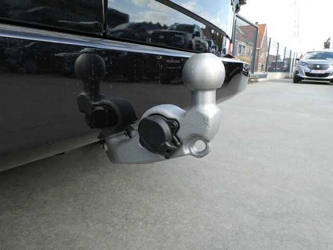 Ford Transit Custom L2 Multi-Use 5pl 2.0 TDCi 136pk Automaat Limited BLIS ACC 360° Trekhaak