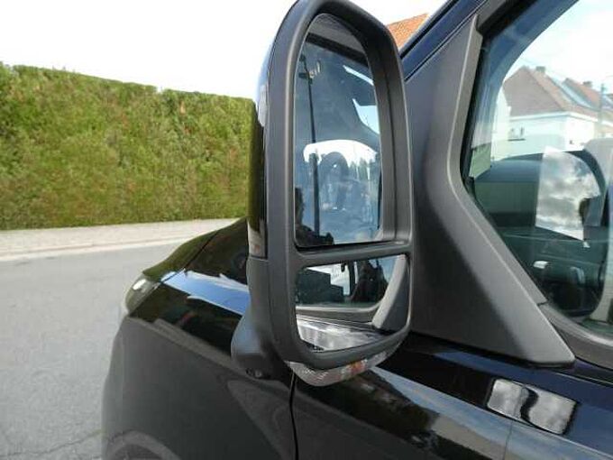Ford Transit Custom L2 Multi-Use 5pl 2.0 TDCi 136pk Automaat Limited BLIS ACC 360° Trekhaak