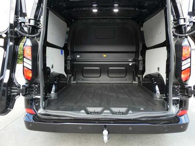 Ford Transit Custom L2 Multi-Use 5pl 2.0 TDCi 136pk Automaat Limited BLIS ACC 360° Trekhaak
