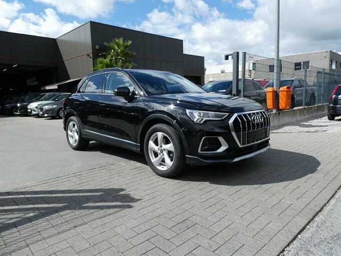 Audi Q3 1.5 TFSI 150pk Automaat Business Luxe Trekhaak Camera (82969)
