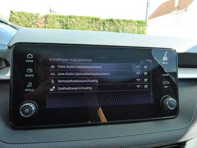 SKODA Fabia 1.0 TSi 115pk Automaat Business Luxe (76709)