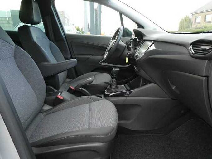 Opel Crossland 1.2 i benzine 110pk Business Luxe '24 35000km (01048)