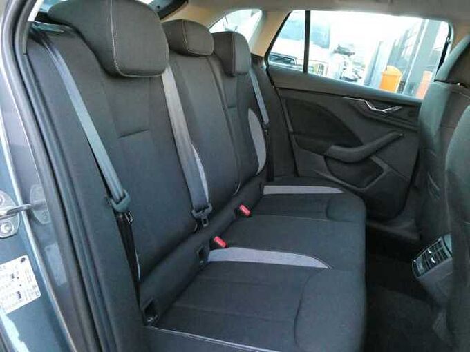 SKODA Scala 1.0 TSi 115pk Automaat Business Luxe Camera '25 14000km (37285)