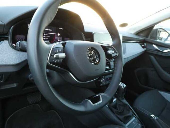 SKODA Scala 1.0 TSi 115pk Automaat Business Luxe Camera '25 14000km (37285)