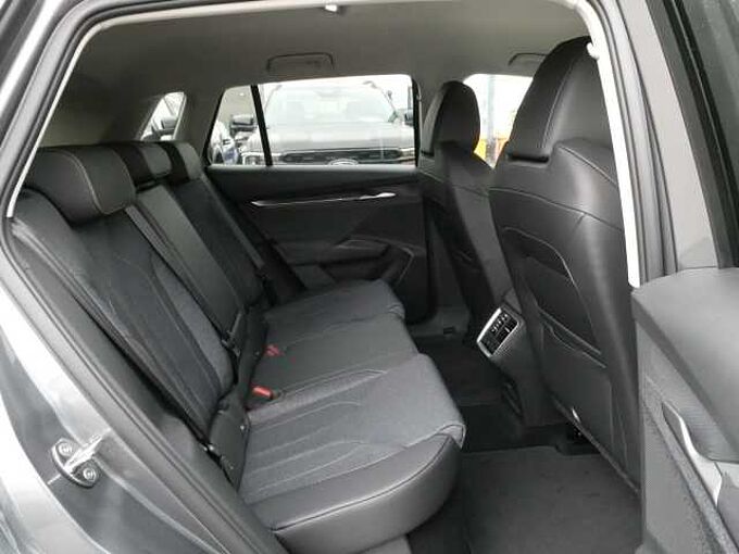 SKODA Elroq 60 190pk Automaat Clever Luxe Loft Camera BLIS ACC Stock (09448)