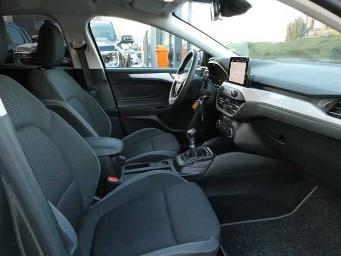 Ford Focus 5d 1.0 i benzine 100pk Titnaium Trekhaak (68275)