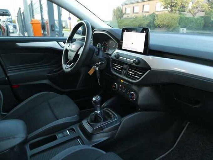 Ford Focus 5d 1.0 i benzine 100pk Titnaium Trekhaak (68275)