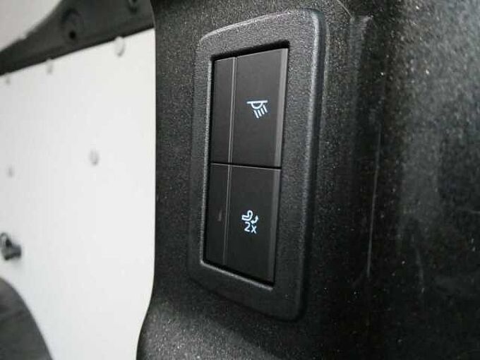 Ford Transit Custom L2 Multi-Use 5pl 2.0 TDCi 136pk Limited BLIS ACC 360° Trekhaak