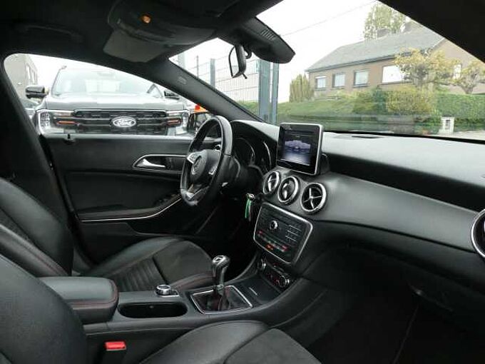 Mercedes-Benz CLA 200 Shooting Break 200 1.6 i benzine 122pk AMG Line Leder '16 garantie (36915)